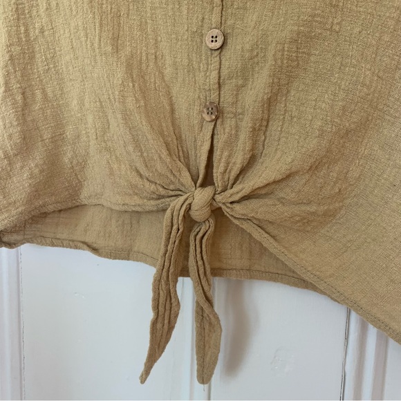 Herinbe Tu Olive Green Linen Tie-Front Blouse - Picture 5 of 9